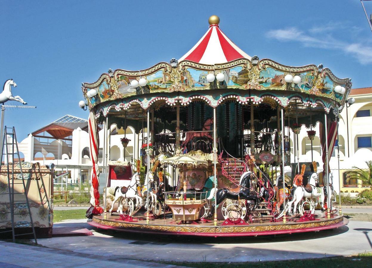 Farnie Lido Altanea